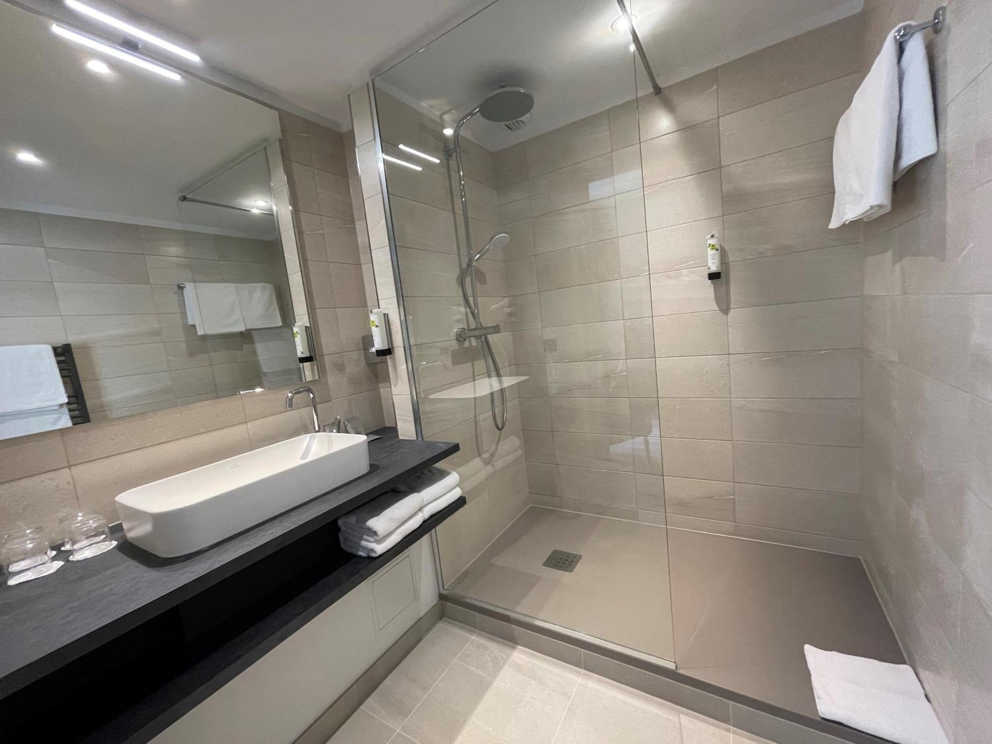 Les Appartements Du Parc - Acces Piscine Et Spa マンステール 部屋 写真